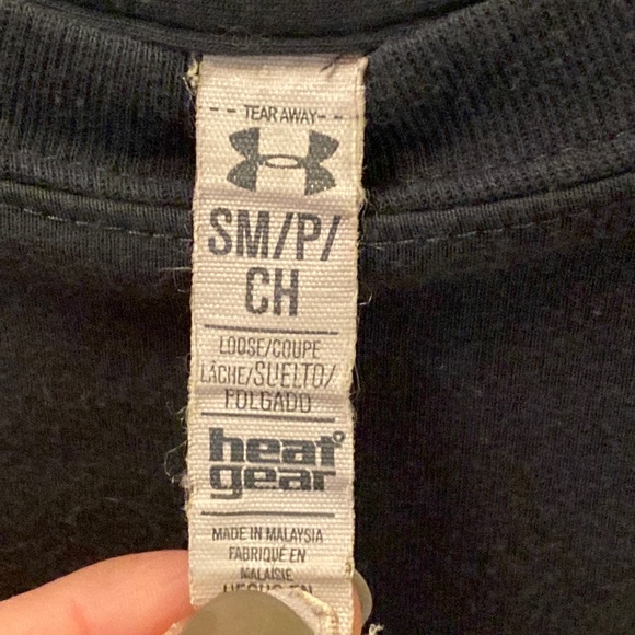 Under Armour women tee. Size small - Picture 2 of 2